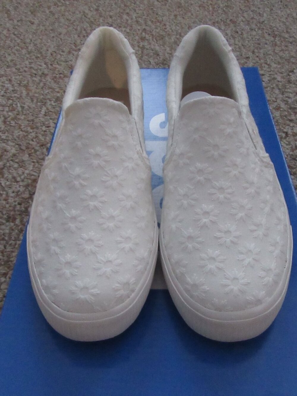 Women Pursuit Slip On Snow White Eyelet 5.5 Medium